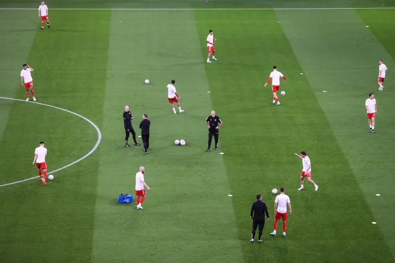 东体：河南球迷反思心态有点飘，俱乐部人士提到“大热必死”